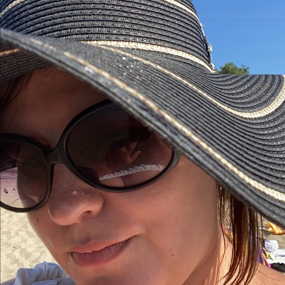 Meet your Posher, Natasha - Picture 1 of 1